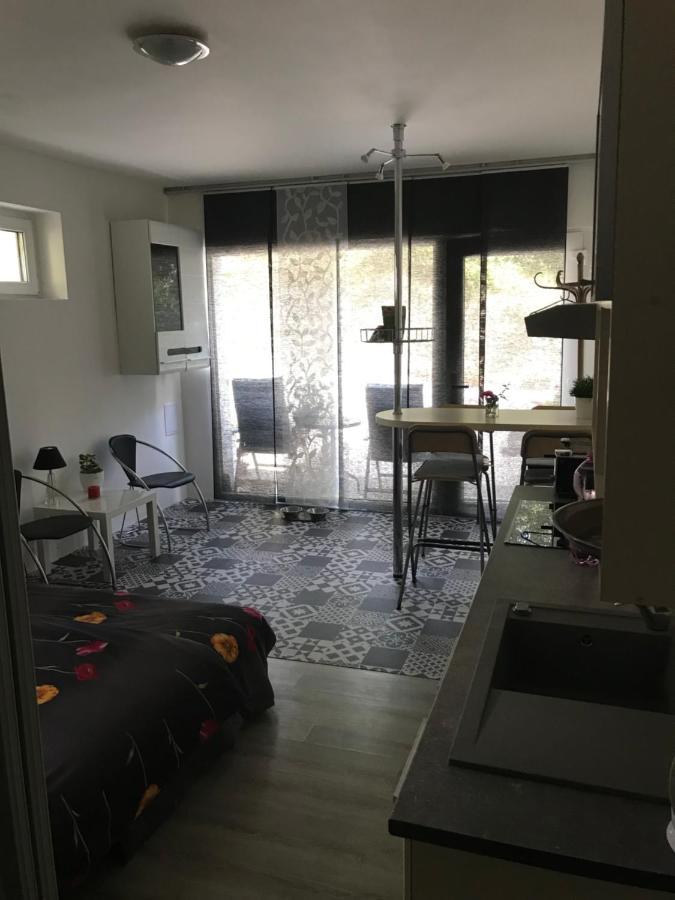 Appartement Ivi à Svätý Jur Extérieur photo